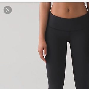 Lululemon classic black Wunder Under legging